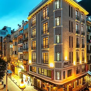 Hotel Santa Ottoman
