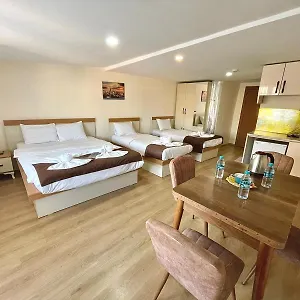 Отель Comfort Nevvaz Suit Taksim